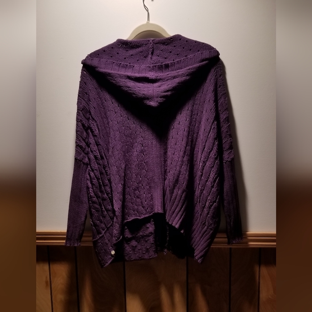 šš„HOST PICKš„Pure Handknit brand button up cardigan with hood - Picture 2 of 9
